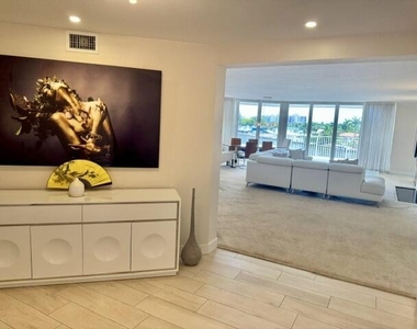 3100 Ne 47th Court - Photo Thumbnail 9