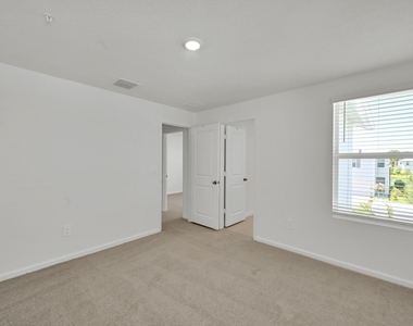 575 Salisbury Circle - Photo Thumbnail 15