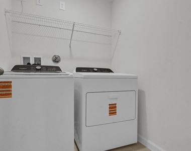 575 Salisbury Circle - Photo Thumbnail 28