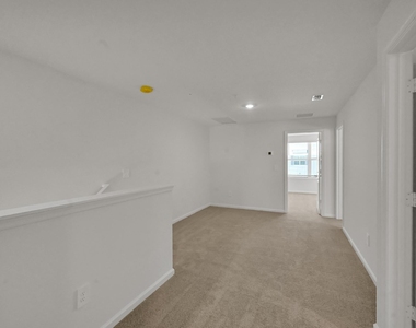575 Salisbury Circle - Photo Thumbnail 18