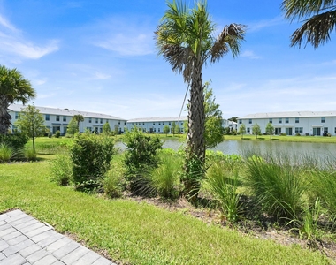 575 Salisbury Circle - Photo Thumbnail 1