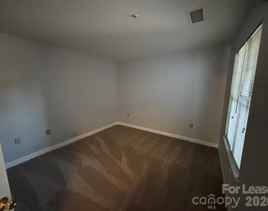 103 Pier 33 Drive - Photo Thumbnail 16