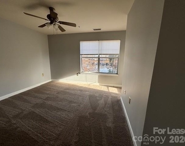103 Pier 33 Drive - Photo Thumbnail 10