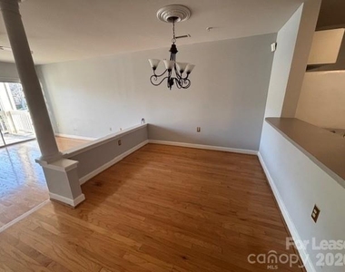 103 Pier 33 Drive - Photo Thumbnail 5