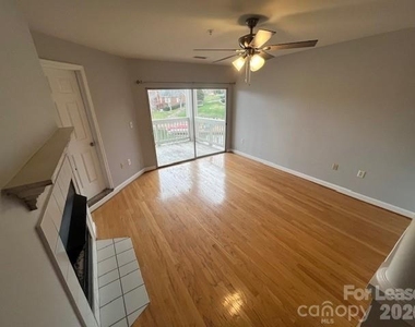 103 Pier 33 Drive - Photo Thumbnail 8