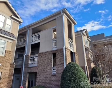 103 Pier 33 Drive - Photo Thumbnail 1