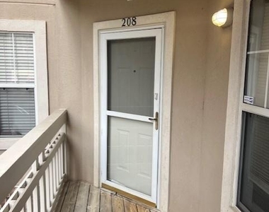 103 Pier 33 Drive - Photo Thumbnail 2