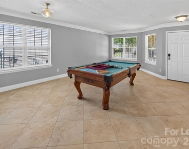 10745 Glenluce Avenue - Photo Thumbnail 2