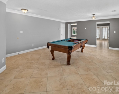 10745 Glenluce Avenue - Photo Thumbnail 4