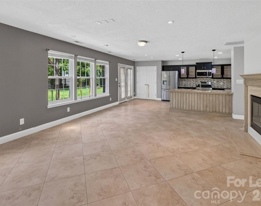 10745 Glenluce Avenue - Photo Thumbnail 8