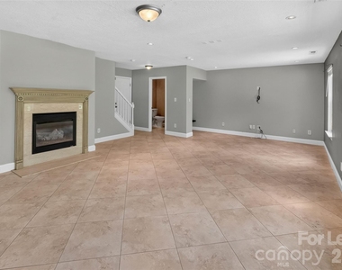 10745 Glenluce Avenue - Photo Thumbnail 6