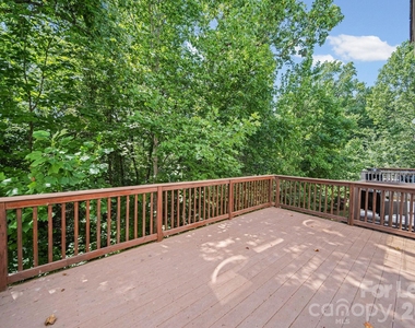 1526 Royal Auburn Avenue - Photo Thumbnail 33