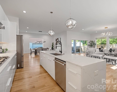 3008 Holt Street - Photo Thumbnail 10