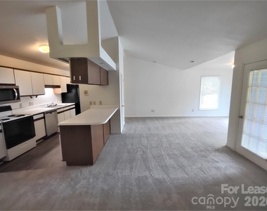 7366 Rose Terrace Court - Photo Thumbnail 4