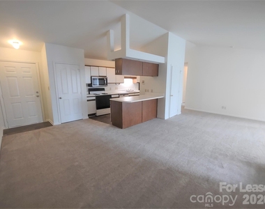 7366 Rose Terrace Court - Photo Thumbnail 5