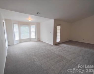 7366 Rose Terrace Court - Photo Thumbnail 6