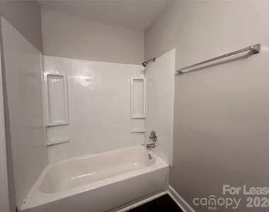 3605 Somerset Drive - Photo Thumbnail 9