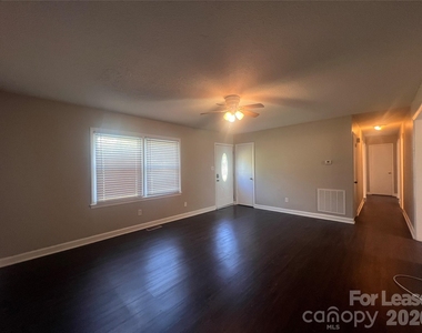 3605 Somerset Drive - Photo Thumbnail 3