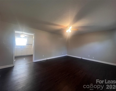 3605 Somerset Drive - Photo Thumbnail 2