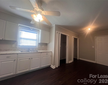 3605 Somerset Drive - Photo Thumbnail 5