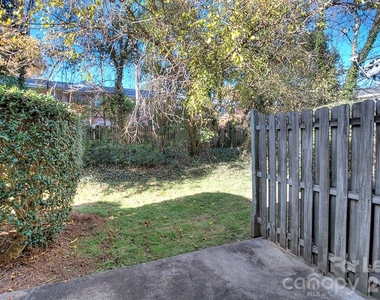951 Hollywood Street - Photo Thumbnail 10