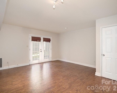 951 Hollywood Street - Photo Thumbnail 8