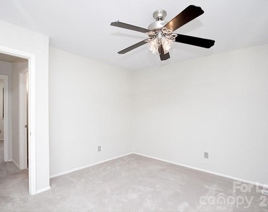 951 Hollywood Street - Photo Thumbnail 14