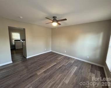 310 W Catawba Avenue - Photo Thumbnail 1