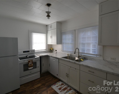 800 Arbor Street Ne - Photo Thumbnail 8