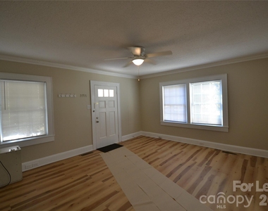 800 Arbor Street Ne - Photo Thumbnail 3