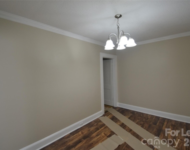 800 Arbor Street Ne - Photo Thumbnail 5