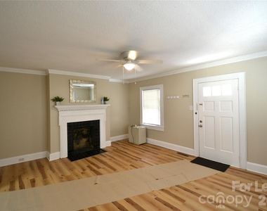 800 Arbor Street Ne - Photo Thumbnail 2