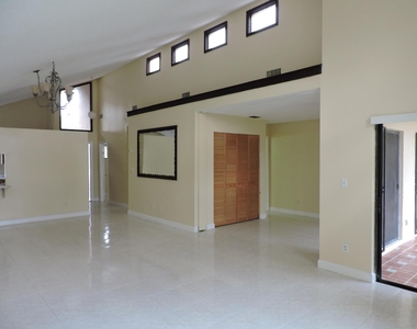 166 Sparrow Drive - Photo Thumbnail 7