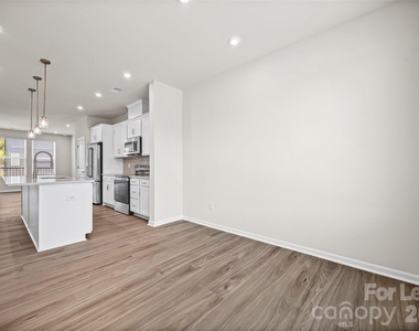 5640 Kingspan Drive - Photo Thumbnail 11
