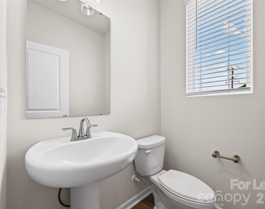 5640 Kingspan Drive - Photo Thumbnail 13