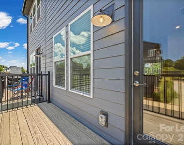 5640 Kingspan Drive - Photo Thumbnail 14