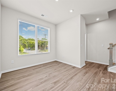 5640 Kingspan Drive - Photo Thumbnail 12