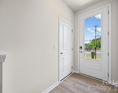 5640 Kingspan Drive - Photo Thumbnail 4
