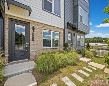 5640 Kingspan Drive - Photo Thumbnail 2