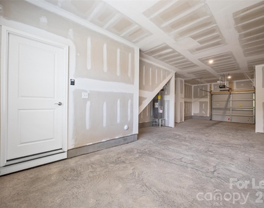 5640 Kingspan Drive - Photo Thumbnail 5