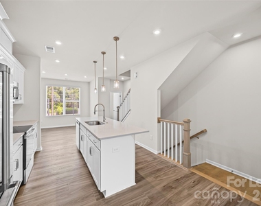 5640 Kingspan Drive - Photo Thumbnail 6