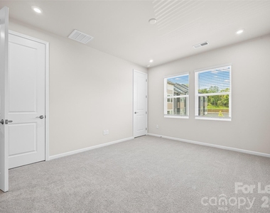 5640 Kingspan Drive - Photo Thumbnail 17