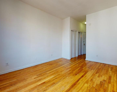 East 90th Street - Photo Thumbnail 1