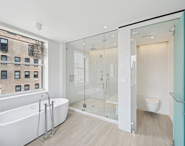 East 80th Street - Photo Thumbnail 10