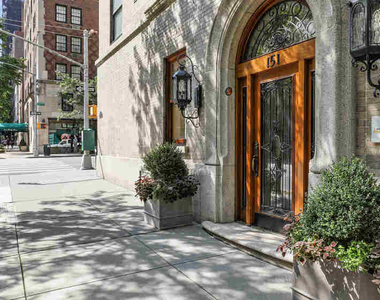 East 80th Street - Photo Thumbnail 15