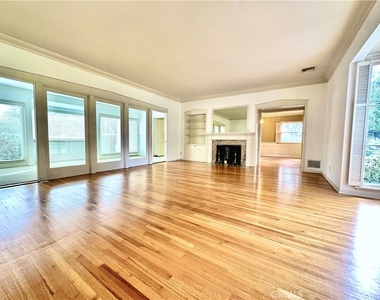 1488 Kensington Road - Photo Thumbnail 3