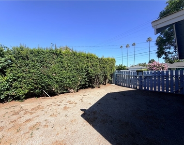 811 E Wells - Photo Thumbnail 12