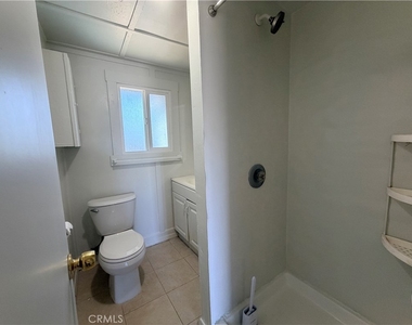 811 E Wells - Photo Thumbnail 7