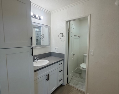 2448 Cuatro Dr - Photo Thumbnail 16
