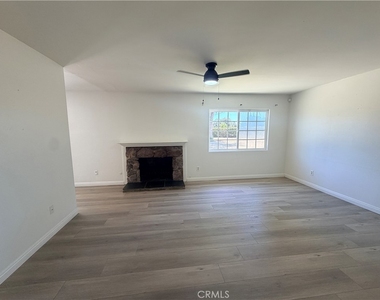 2448 Cuatro Dr - Photo Thumbnail 5